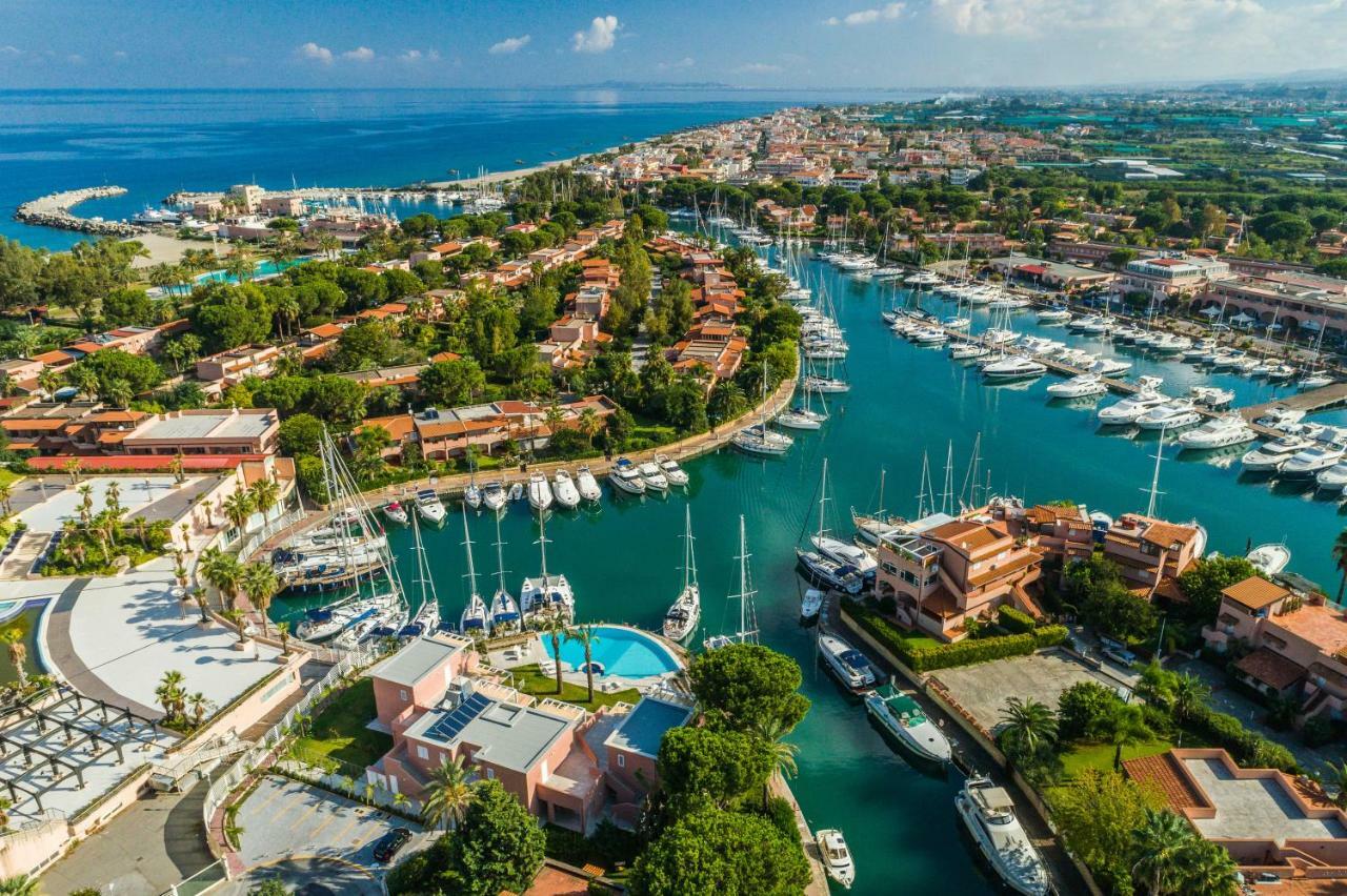Residence Delfino, Portorosa Фурнарі Екстер'єр фото