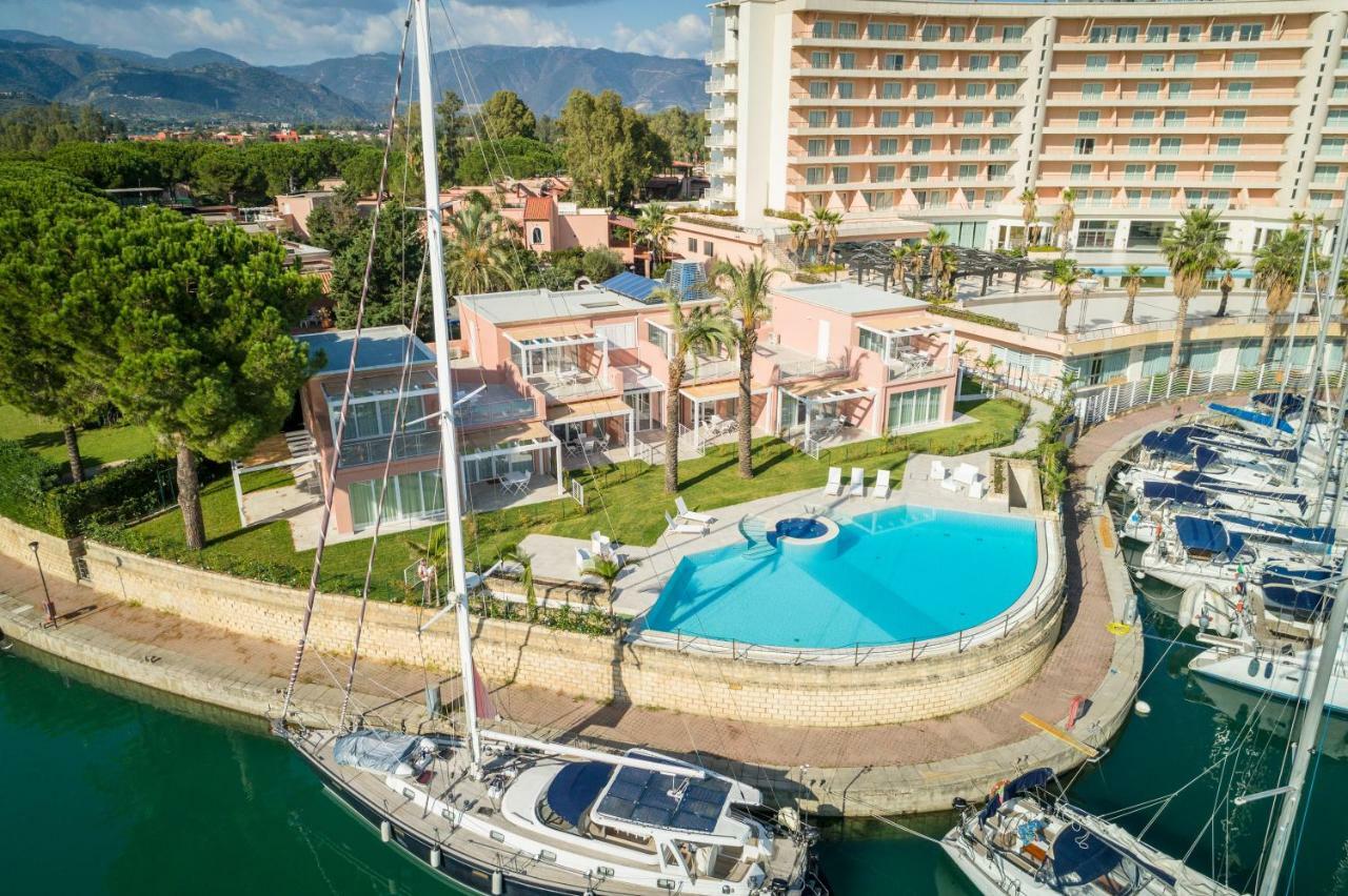 Residence Delfino, Portorosa Фурнарі Екстер'єр фото