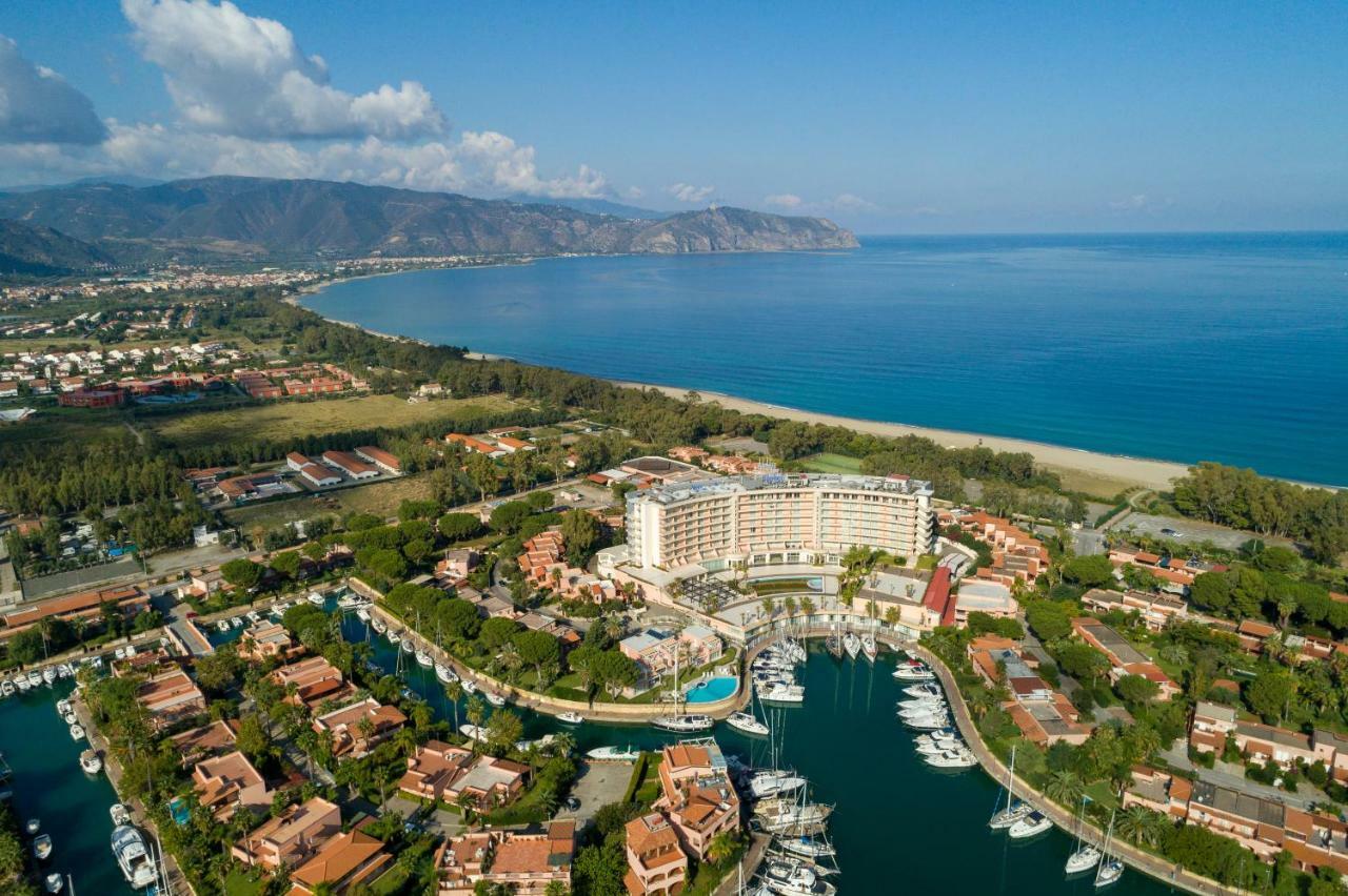 Residence Delfino, Portorosa Фурнарі Екстер'єр фото
