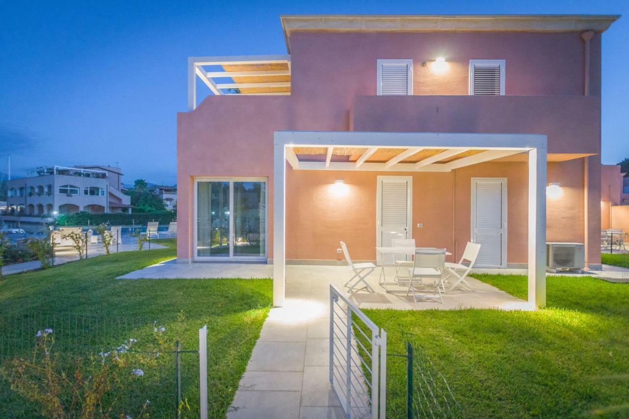 Residence Delfino, Portorosa Фурнарі Екстер'єр фото