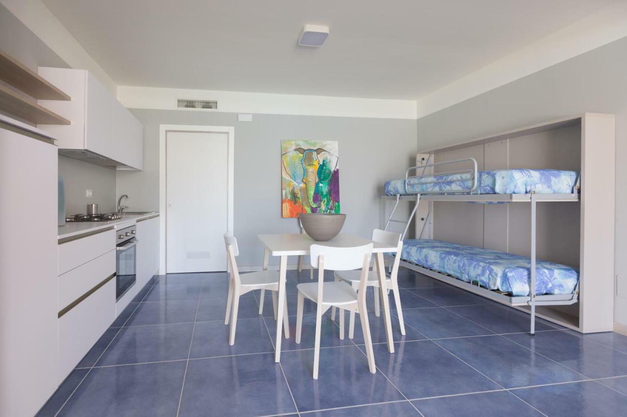 Residence Delfino, Portorosa Фурнарі Екстер'єр фото