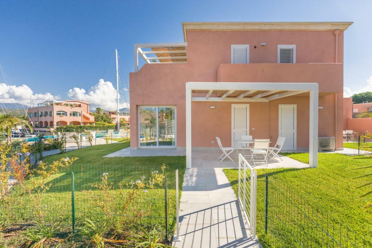 Residence Delfino, Portorosa Фурнарі Екстер'єр фото